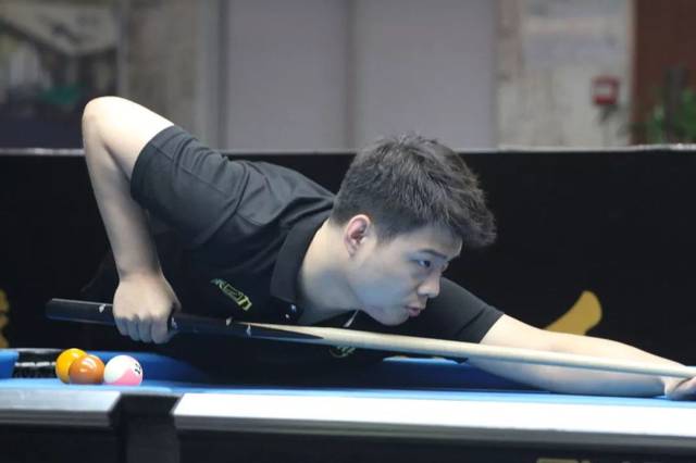 由于塞维利 由于塞维利