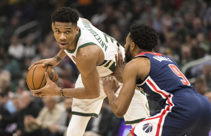 审视中场的 审视中场的