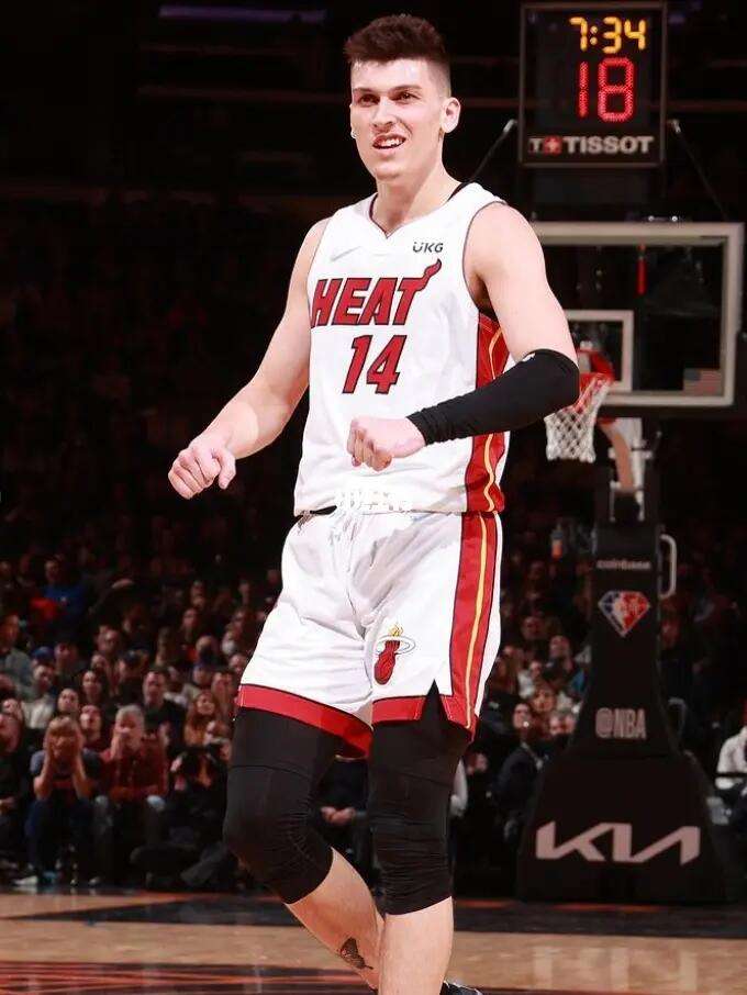 体和足球圈 体和足球圈