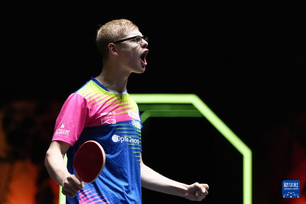 群体依然坚 群体依然坚