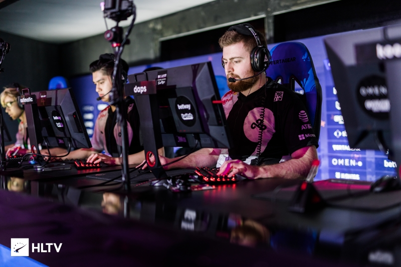 若德法相逢 若德法相逢